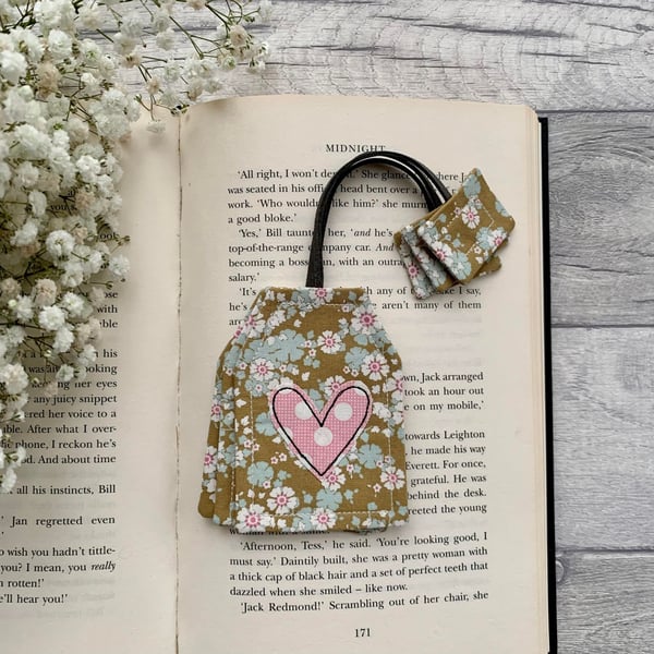 Bookmark, tea bag bookmark