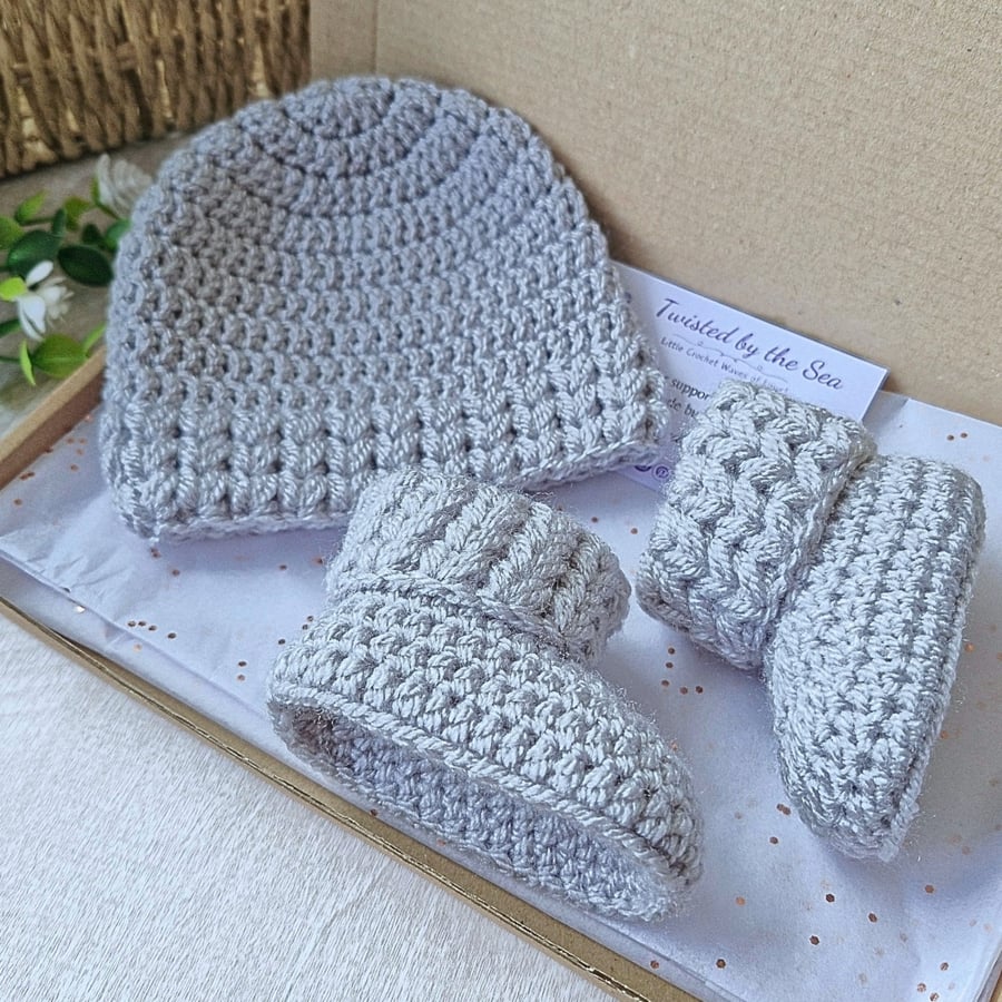 Crochet Baby Gift Set - Hat and Booties Puff Stitch 0–6 Months
