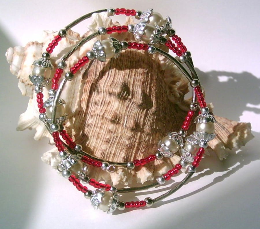 Memory Wire Bracelet with Cream Glass Pearls, Red Seed & Silver-tone Beads 