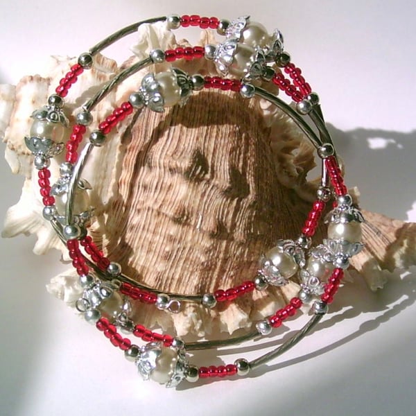 Memory Wire Bracelet with Cream Glass Pearls, Red Seed & Silver-tone Beads 