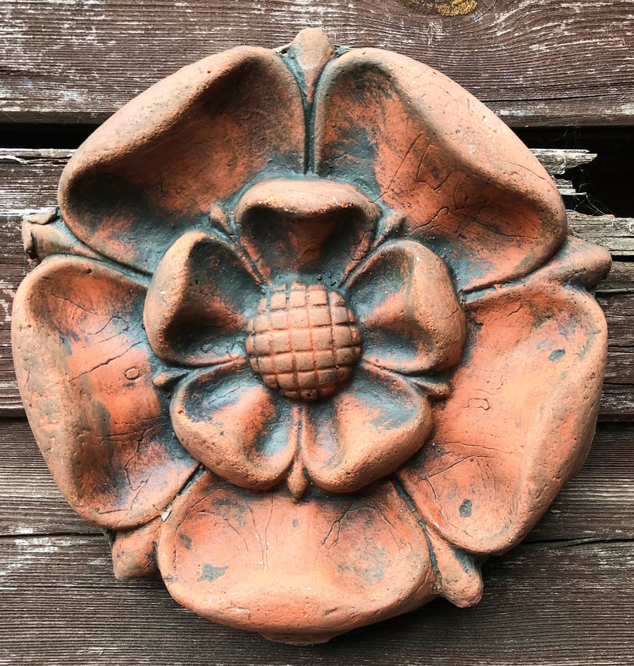 Tudor Rose decorative tile