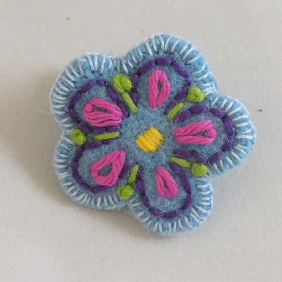 Brooch - Blue Wool Flower Small