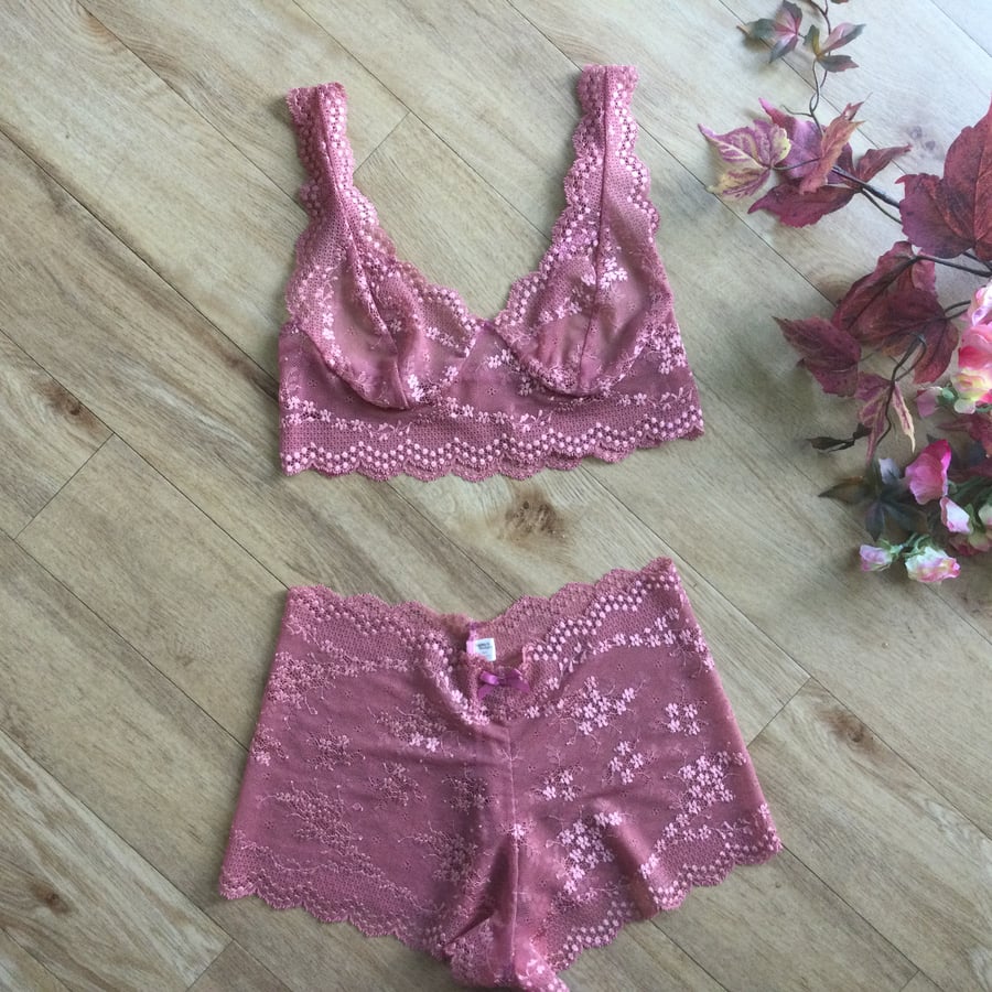 Pin up style balconette bralette and Shorties set