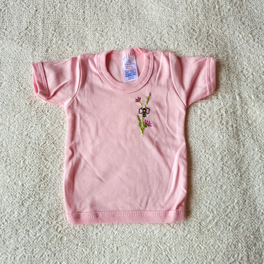 Bee, T-shirt, Age 0-3 months, hand embroidered
