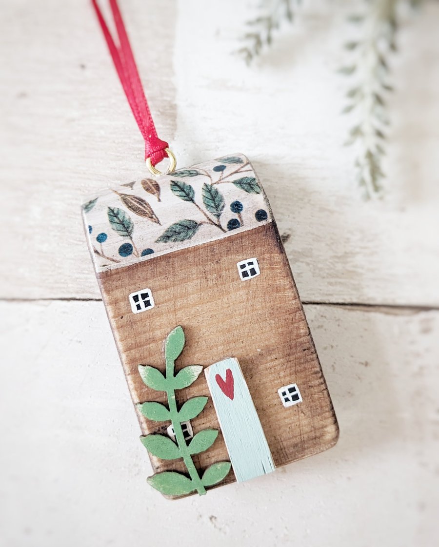 Little Spring House Hanging Decoration