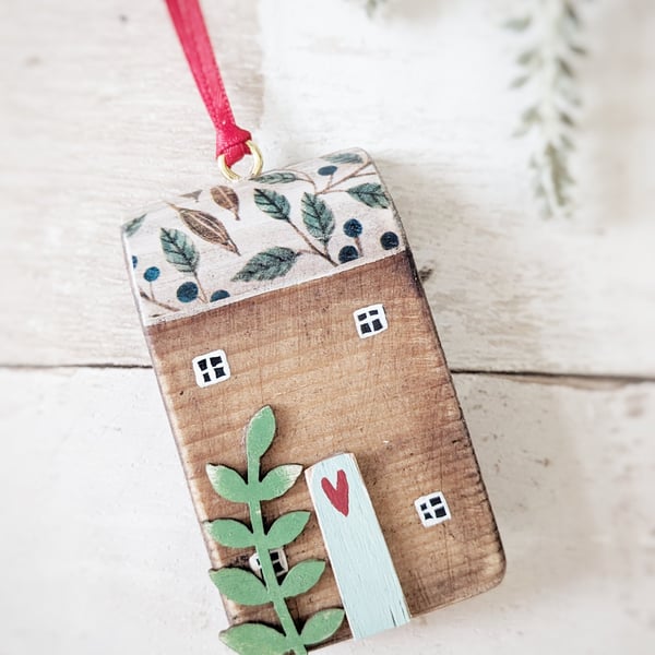 Little Spring House Hanging Decoration