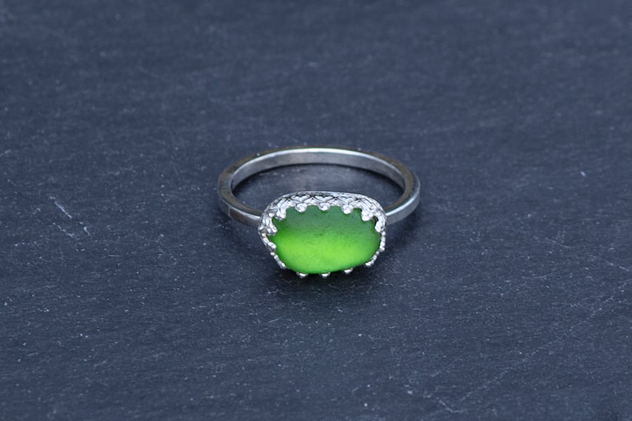 Sea glass ring - green