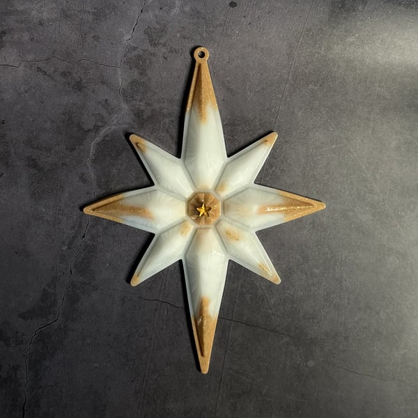 Perfectly Imperfect Large Resin 8 Pointed Star in White and Gold - Catmas Magic