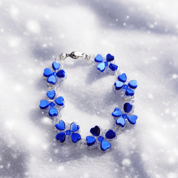 Blue Heart-shaped Clover Bracelet