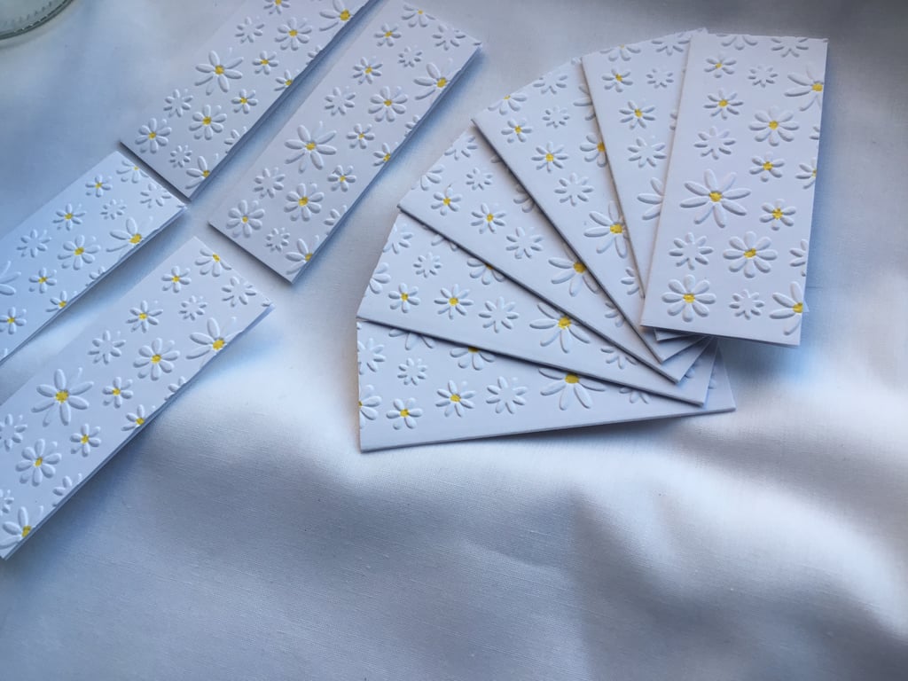 Daisy gift tags. Pack of 10 daisy gift tags. Handmade gift tags. Ref 168