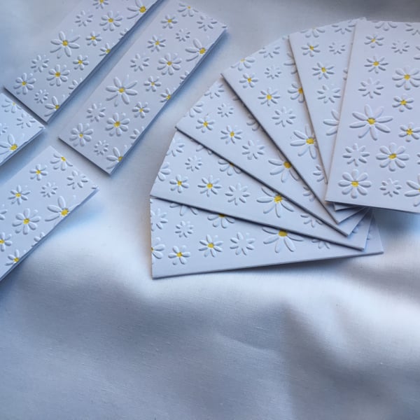 Daisy gift tags. Pack of 10 daisy gift tags. Handmade gift tags. CC403. 