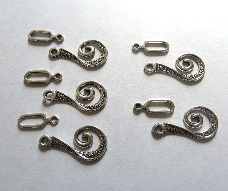 5 spiral hooks