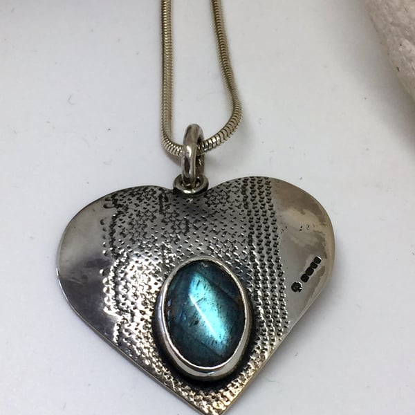 Lace imprinted Heart pendant with oval labradorite