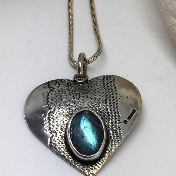 Lace imprinted Heart pendant with oval labradorite