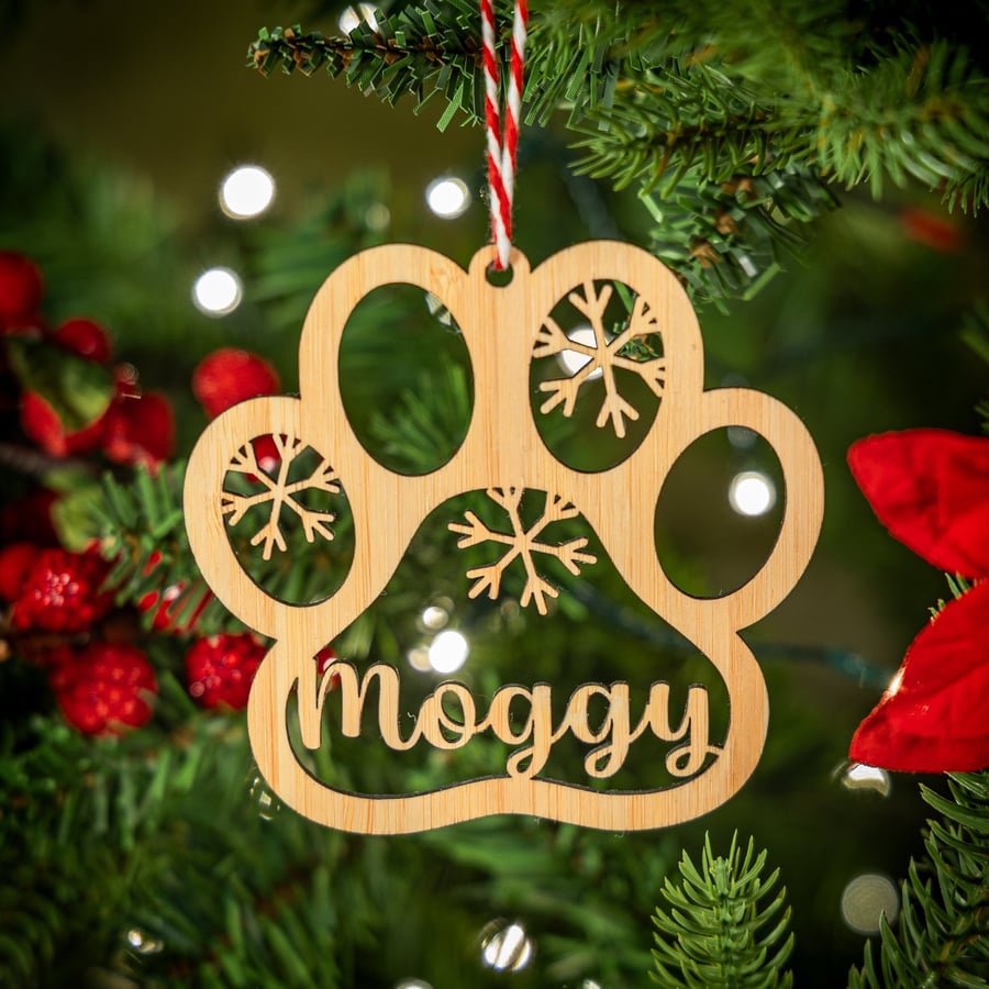 Custom Cat Name Christmas Ornament. Personalise your bespoke decoration!