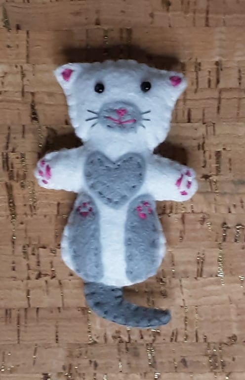 Cat on back White & Light Grey Felt Brooch.