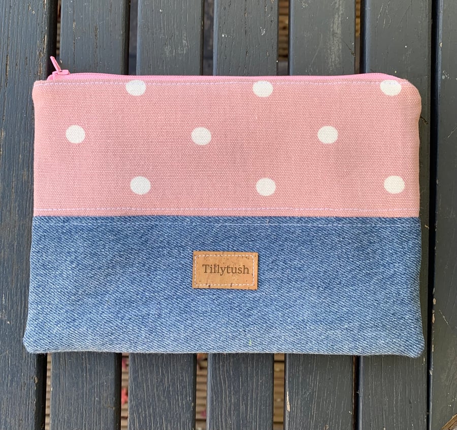 Pink & white polka dot zipper pouch, make up bag.