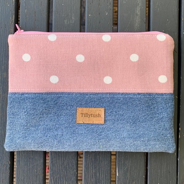Pink & white polka dot zipper pouch, make up bag.