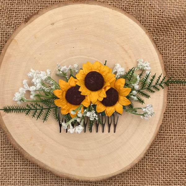 Sunflower and Gypsophila Flower Hair Comb, ideal for a wedding.