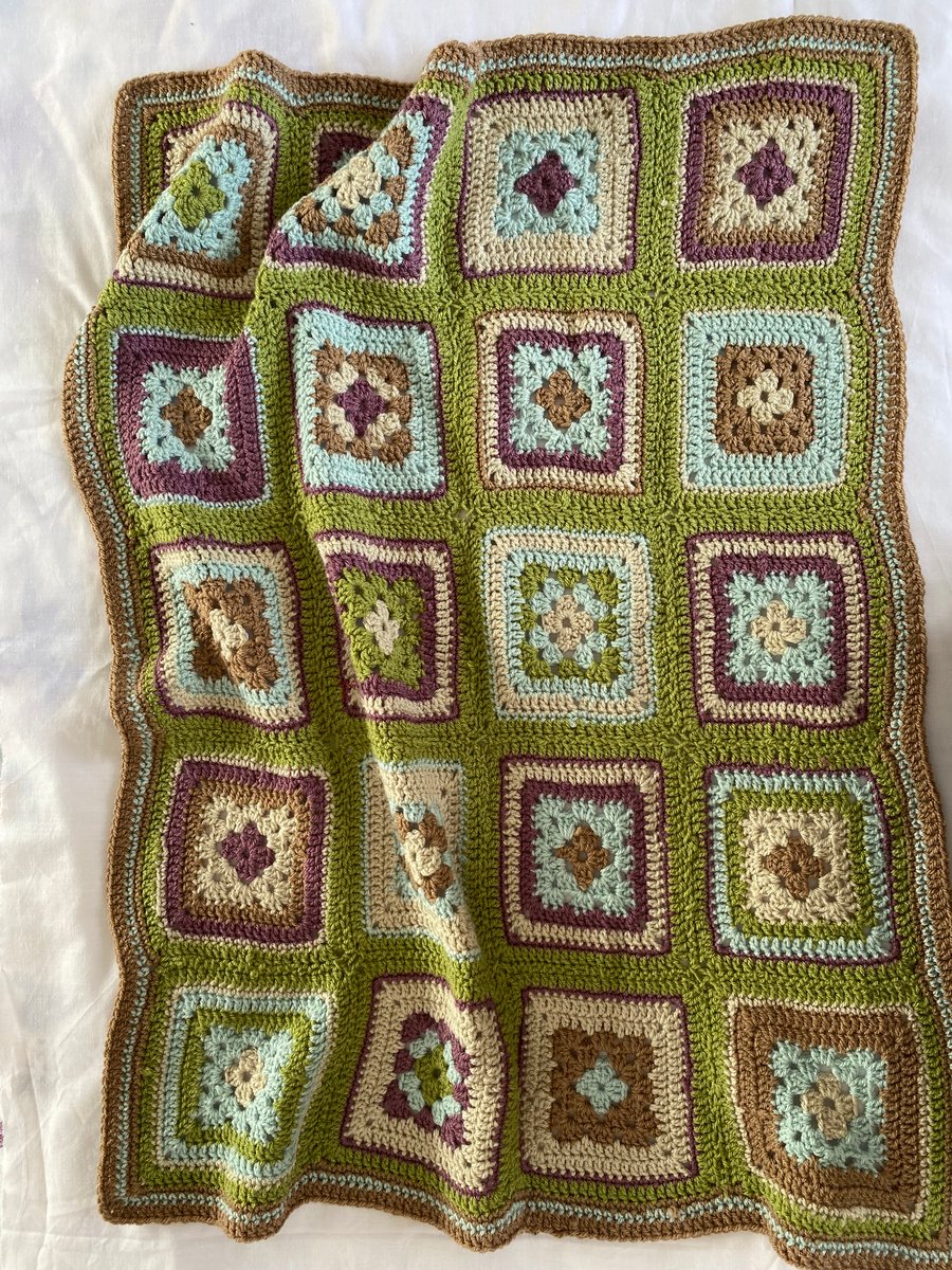 Crochet blanket country tones