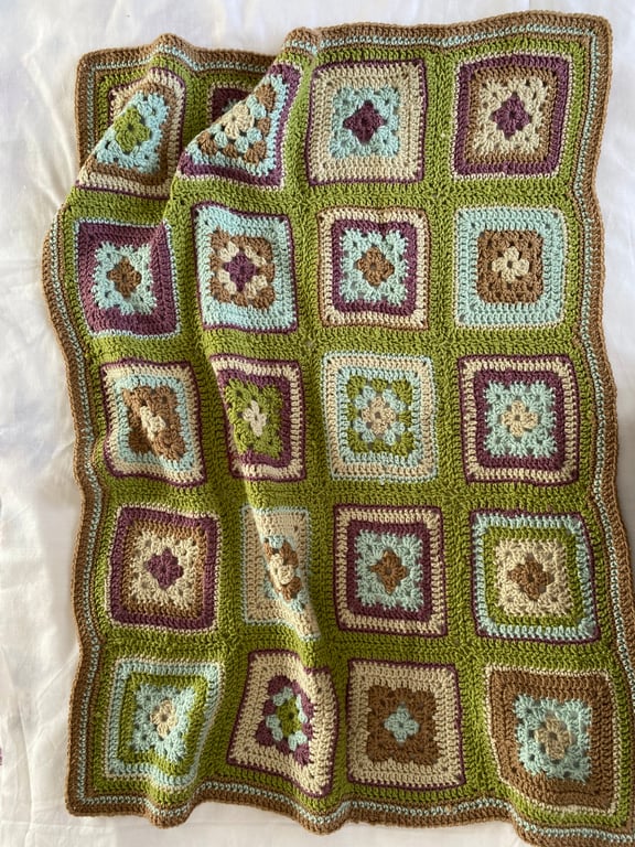 Crochet blanket country tones