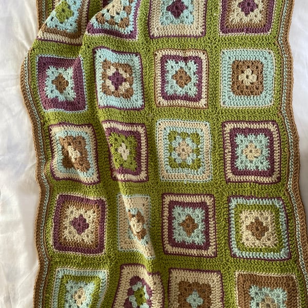 Crochet blanket country tones