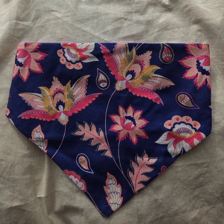 Elasticated slip-on Dog Bandana - Size L-XL