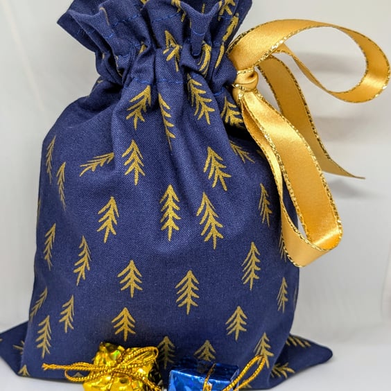 Christmas fabric gift bag-small