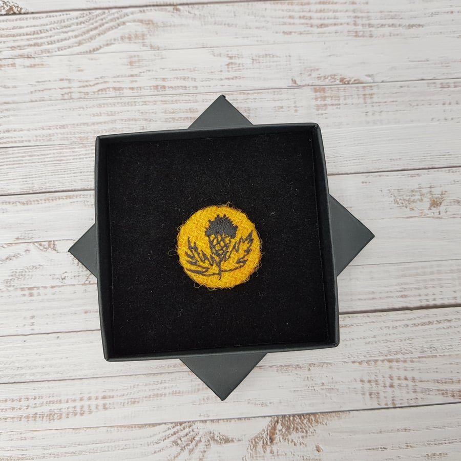 Mustard tweed Scottish thistle pin, embroidered button brooch.