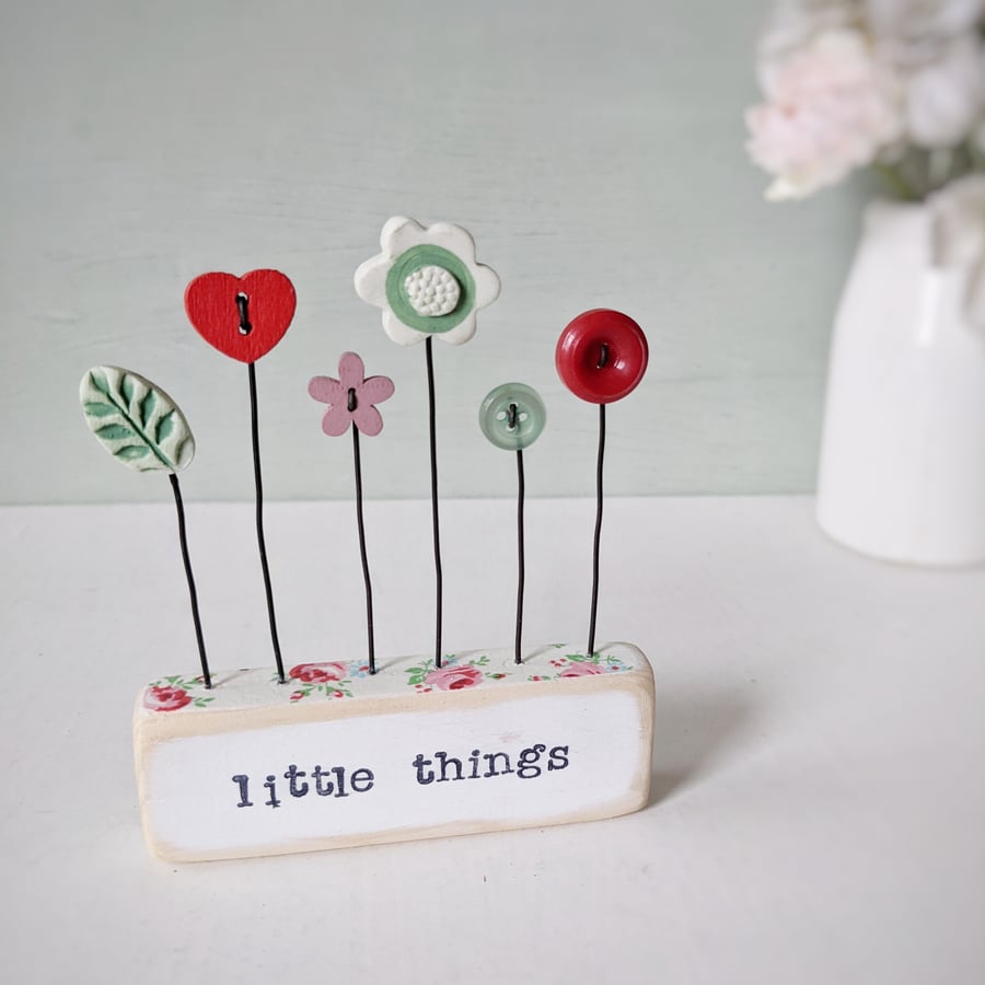Clay and Button Flower Garden in a Floral Wood Block 'little things'