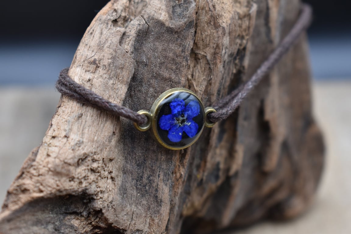 Adjustable Resin Bracelet Featuring Pressed Green Alkanet Flower, Cotton Cord