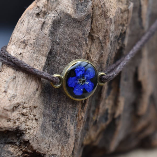 Adjustable Resin Bracelet Featuring Pressed Green Alkanet Flower, Cotton Cord