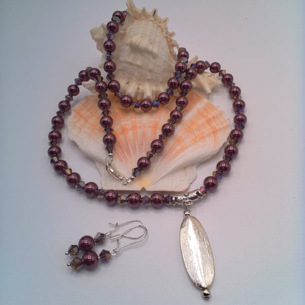 Purple Pearl and Crystal Necklace with a Silver Pendant Bracelet & Earring