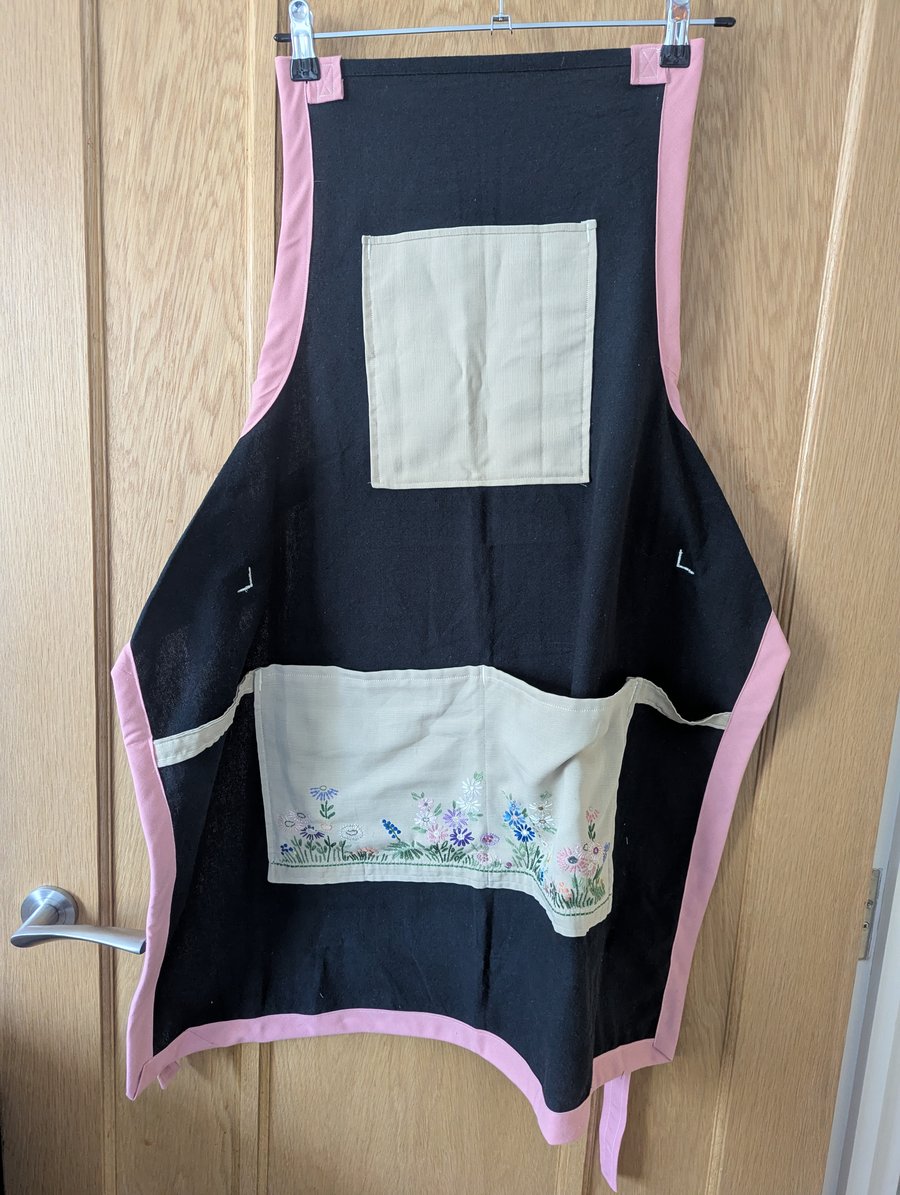 Apron - embroidered floral 