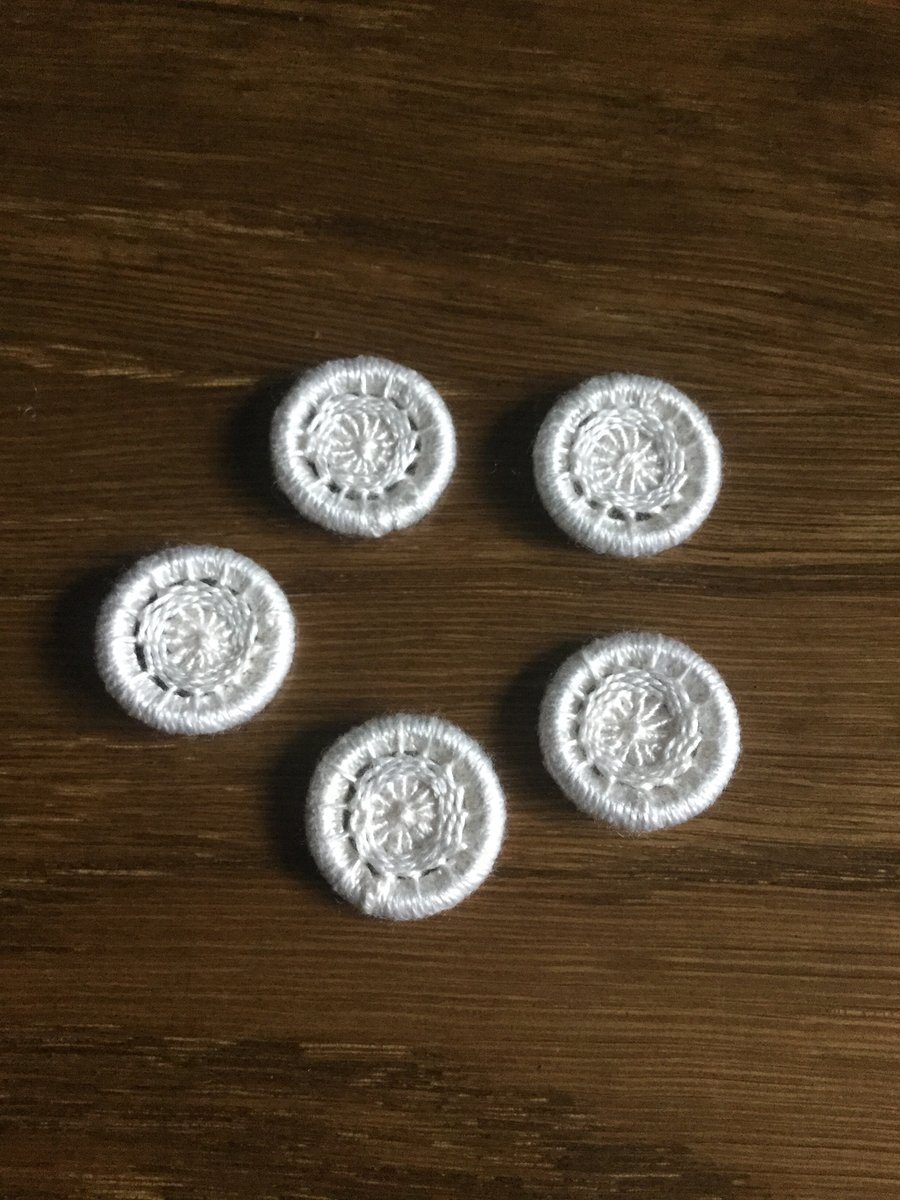 Set of 5, 18 mm, Dorset Cross Wheel Buttons, Yarrells, Ivory, D4