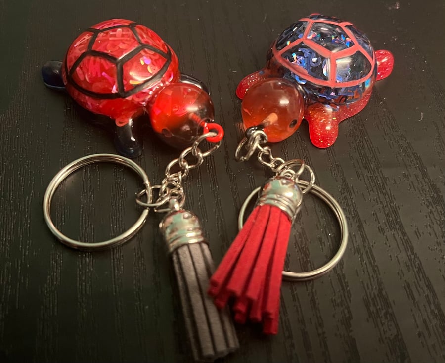 Couple of turtles keyring