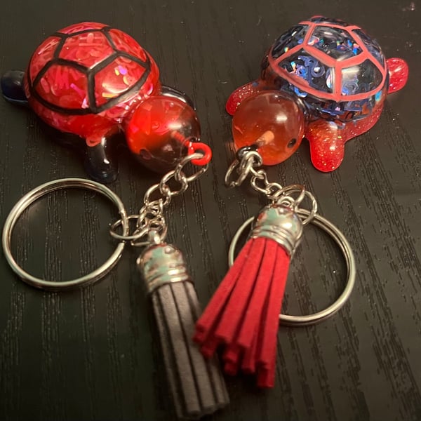 Couple of turtles keyring