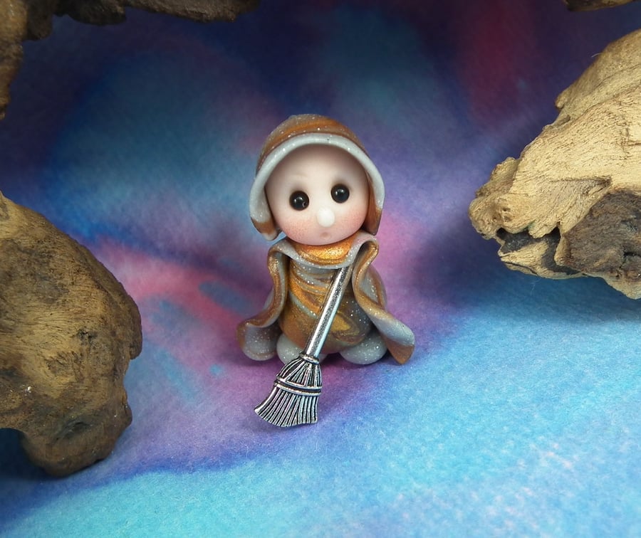 Tiny Gnome Maiden sweeping with broom 'Prim' 1.5" OOAK Sculpt by Ann Galvin