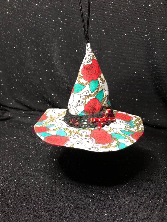 Mini witches hat hanging decoration 