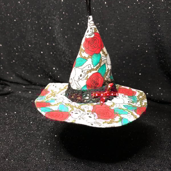 Mini witches hat hanging decoration 