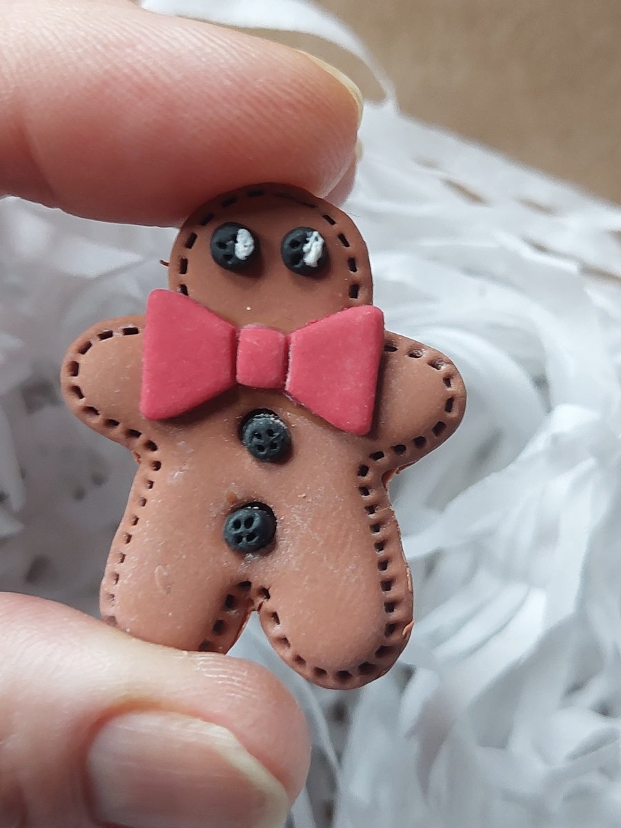 Gingerbread man pin badge, Christmas brooch 