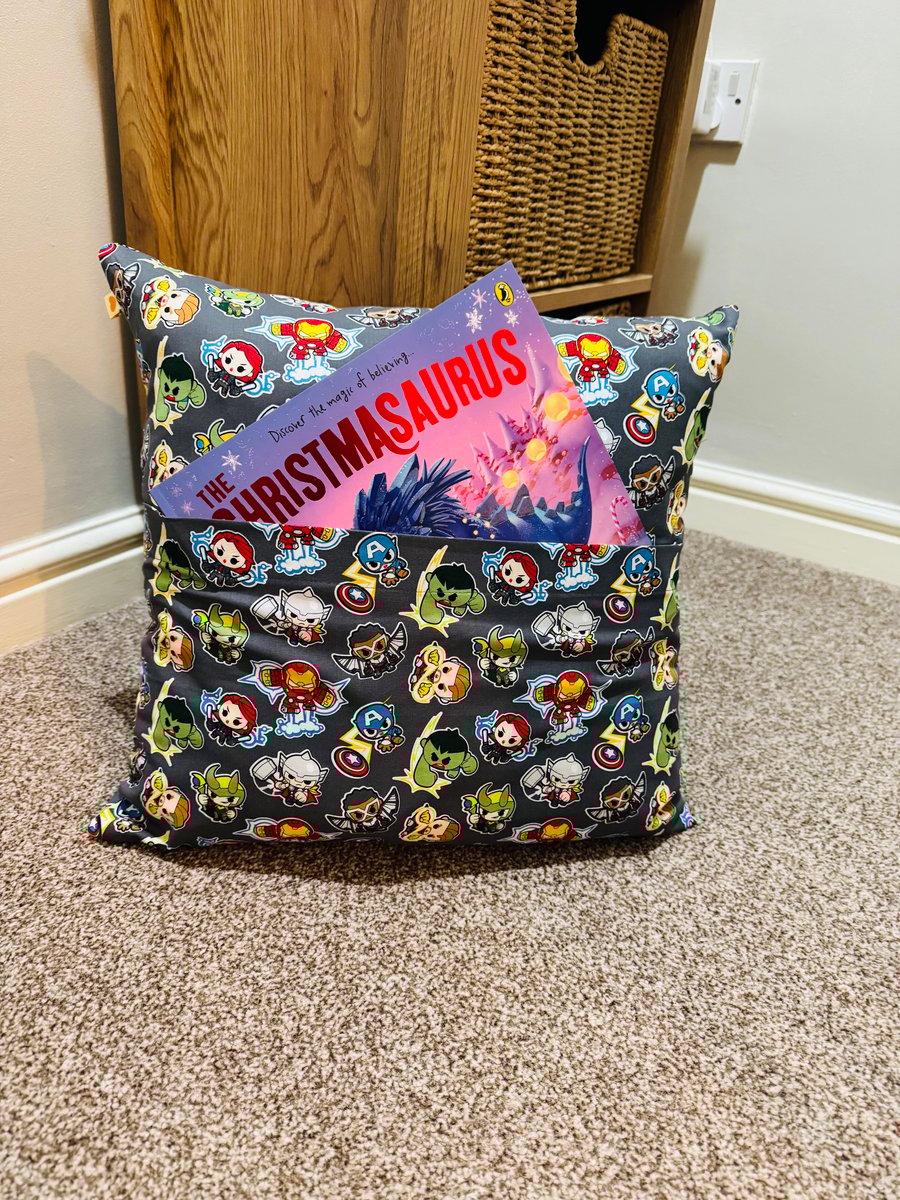 Reading cushion cover