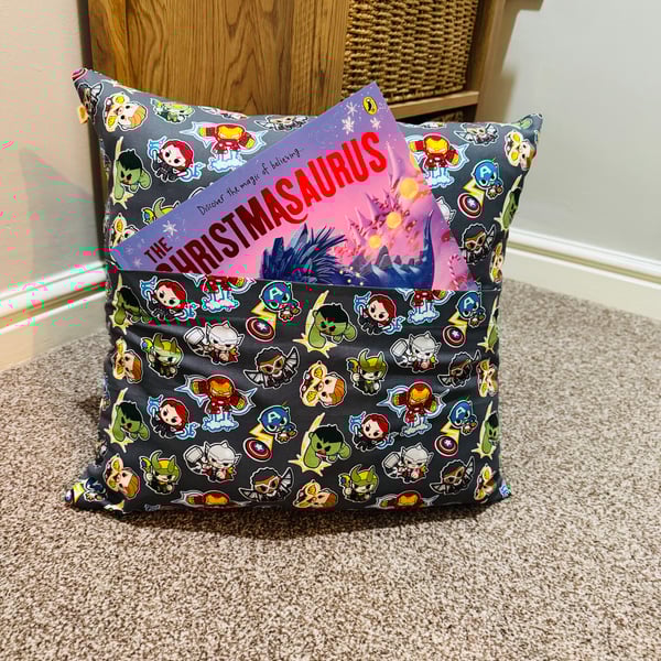 Reading cushion cover