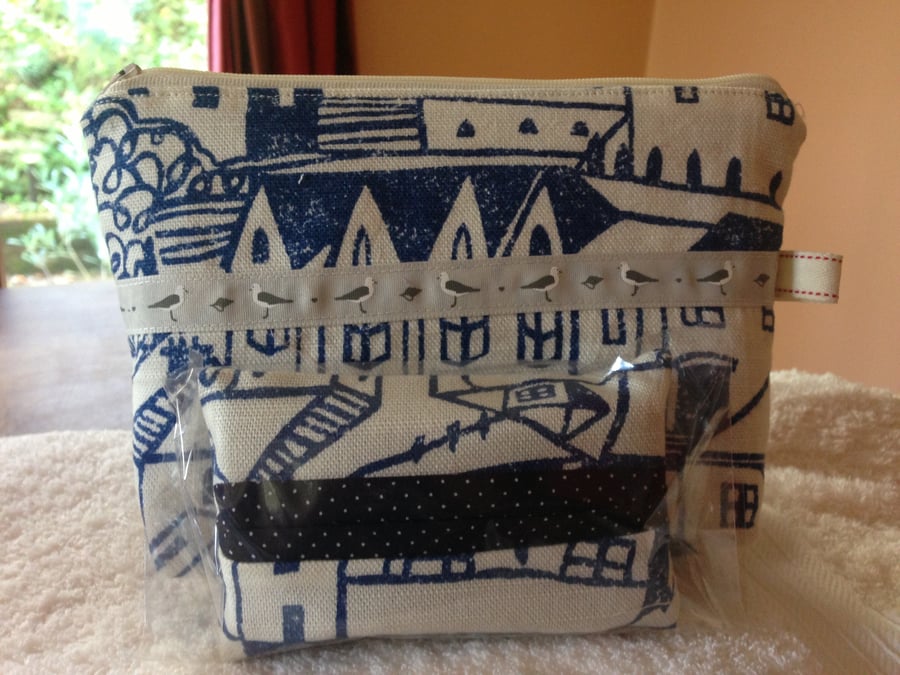 Pretty blue and cream Cornish print zipped bag and tissue holder gift set