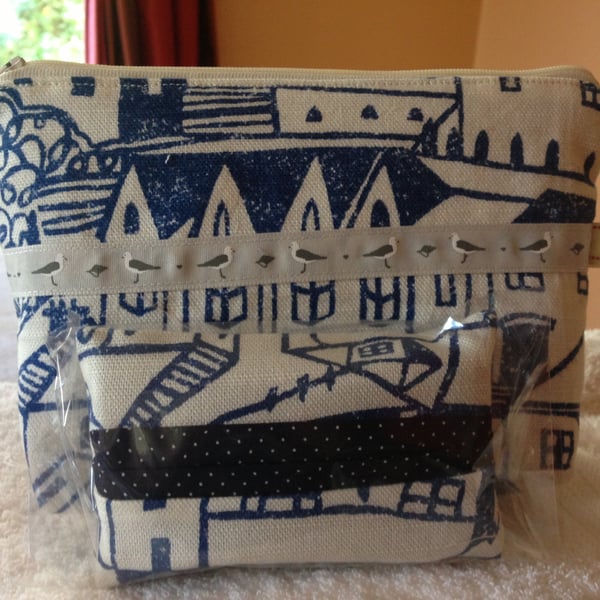 Pretty blue and cream Cornish print zipped bag and tissue holder gift set