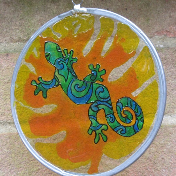 Suncatcher - Gecko - design inspired by Koru art