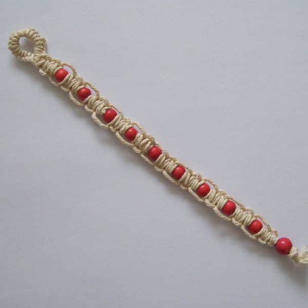Macrame bracelet made with cream cotton twine and red wooden beads (17cm)