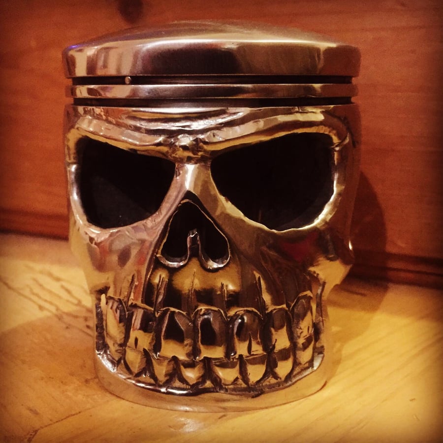 Skull piston 
