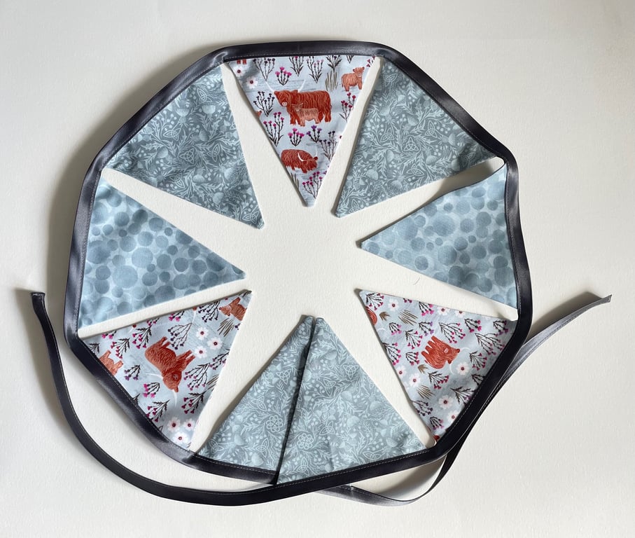 Highland Cow Bunting - Small 