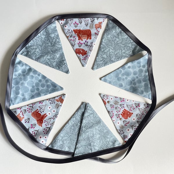 Highland Cow Bunting - Small 